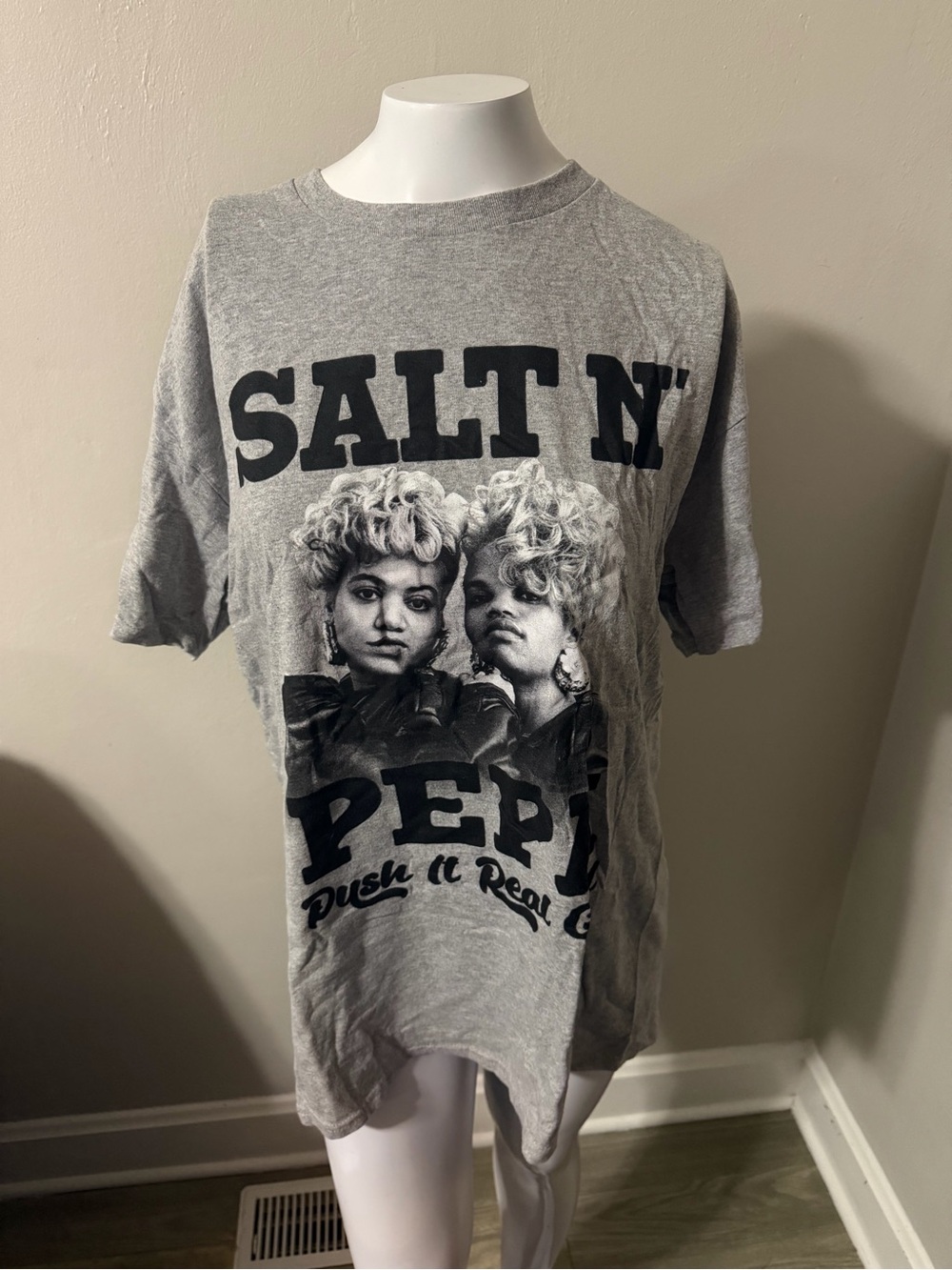 Graphic Tee - Gray Vintage-Inspired Short Sleeve